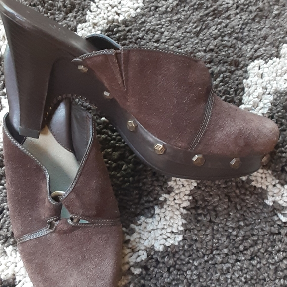 Shoes - Picture 4 of 5